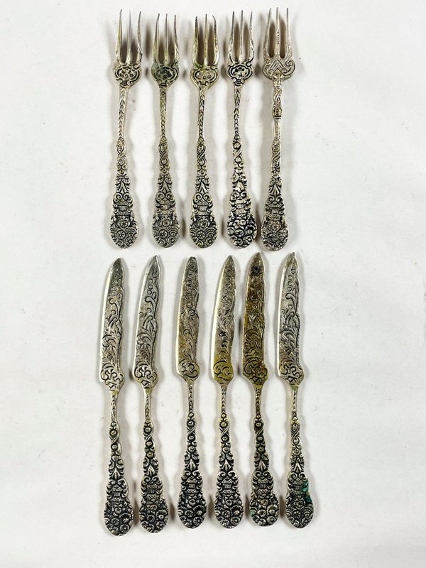 Conjunto de 11 Tenedores y Cuchillos para Postre con Cabo Labrado - imagen 1
