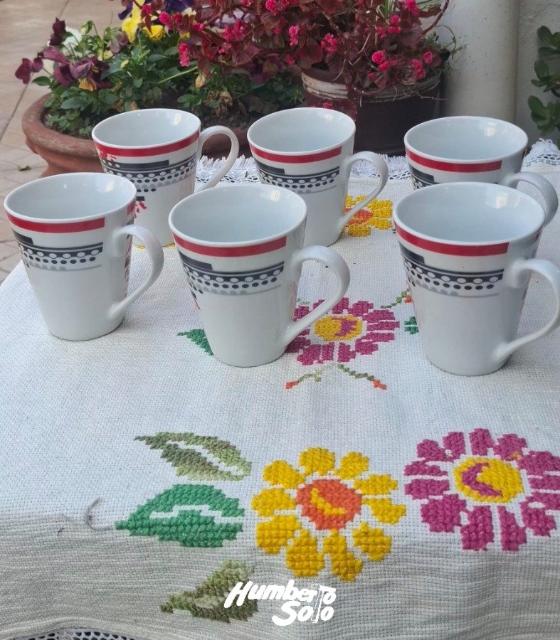 Lote 83 6 tazas con diseño