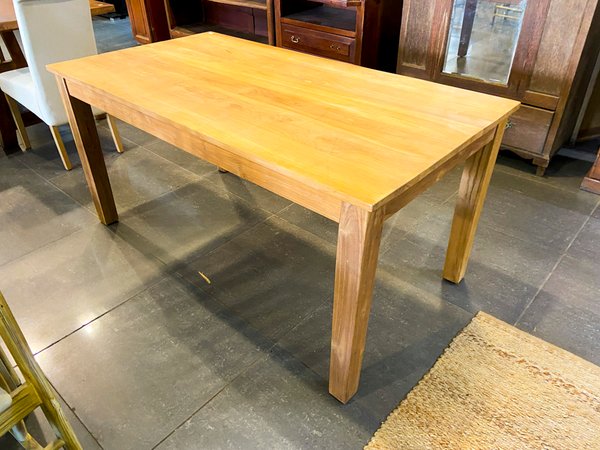 Mesa de Comedor Rectangular de Madera Clara