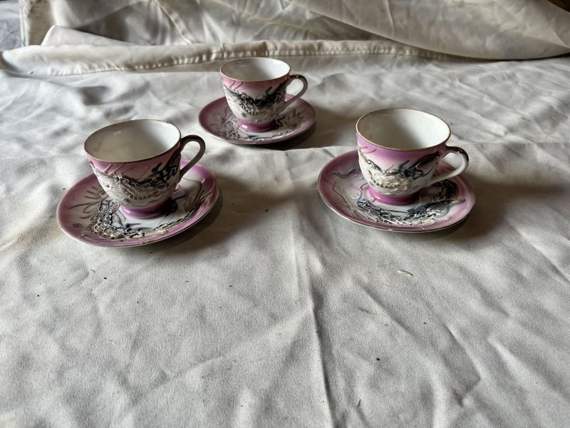 Lote siguiente: Tazas Japonesas con Vasos - Diseños Coloridos y Estilo Japonés