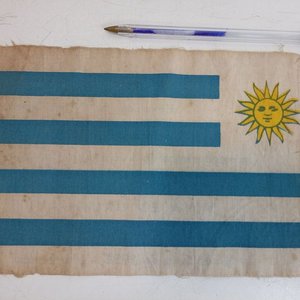 Bandera Uruguaya "Homenaje Club Español Jura Constitución 1952" - 23x15cm - imagen 3