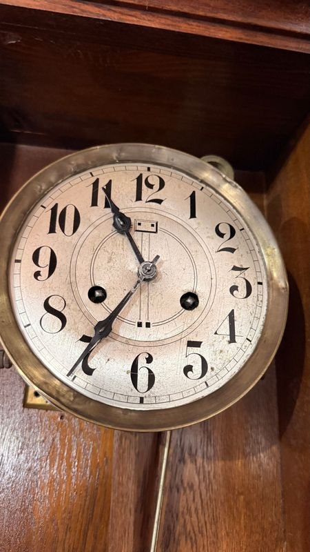 Reloj de pared antiguo en caja de roble - imagen 2