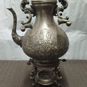 Tetera Antigua de Alpaca con Soporte y Detalles Ornamentales - imagen 2