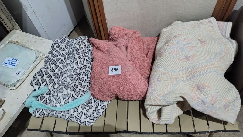 Lote siguiente: Batistas y Acolchado de Cama para Hogar