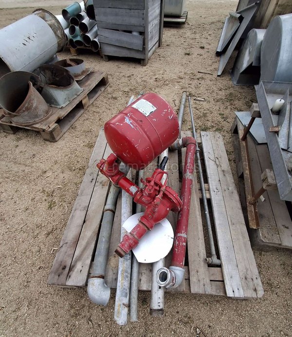 Lote de Piezas Metálicas y Componentes Industriales