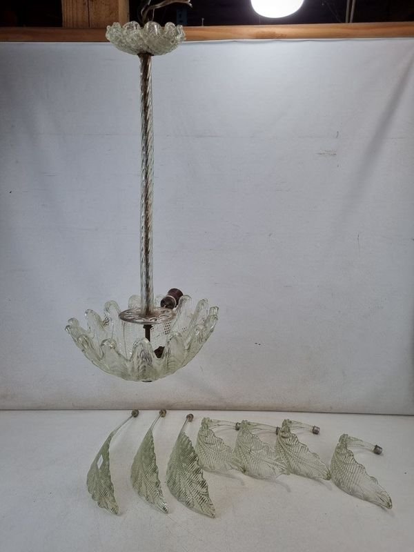 Araña de Cristal Transparente con Hojas Decorativas Caladas - imagen 1