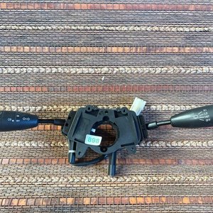 Lote siguiente: Llave de luces y limpiaparabrisas
