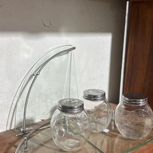 Lote anterior: Set de 3 Copetineros y Bollones de Vidrio con Tapa Metálica