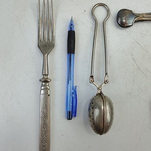 Variedad de Cubiertos y Utensilios de Cocina Antiguos y Plateados - imagen 10