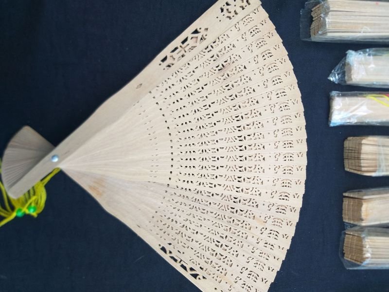 10 Abanicos de Madera Nuevos Sin Uso