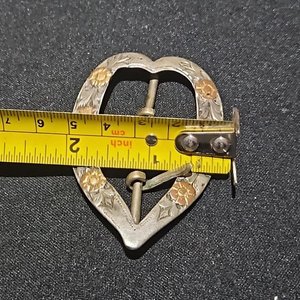 Hebilla Corazón en Plata y Oro con Iniciales Grabadas - imagen 4