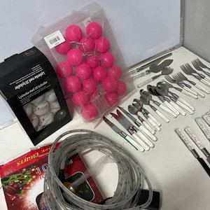 Lote de Cubiertos con Mangos Transparentes y Luces Decorativas Rosas y Blancas - imagen 3