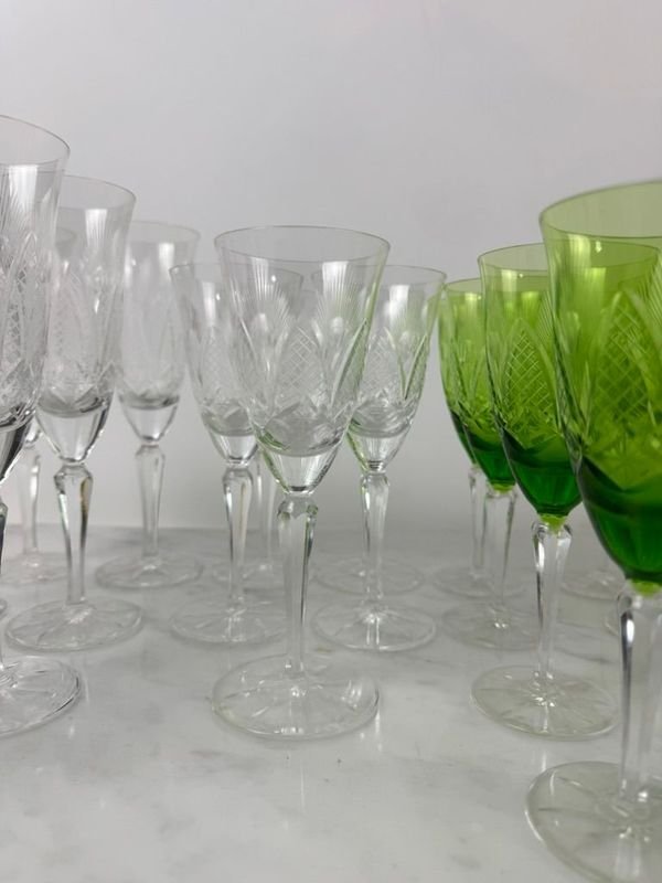 Juego de cristalería tallada con copas en cristal color verde - imagen 5