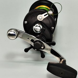 Reel Rotativo de Pesca Penn 525 MAG con Freno Magnético y 6 Rulemanes - imagen 4