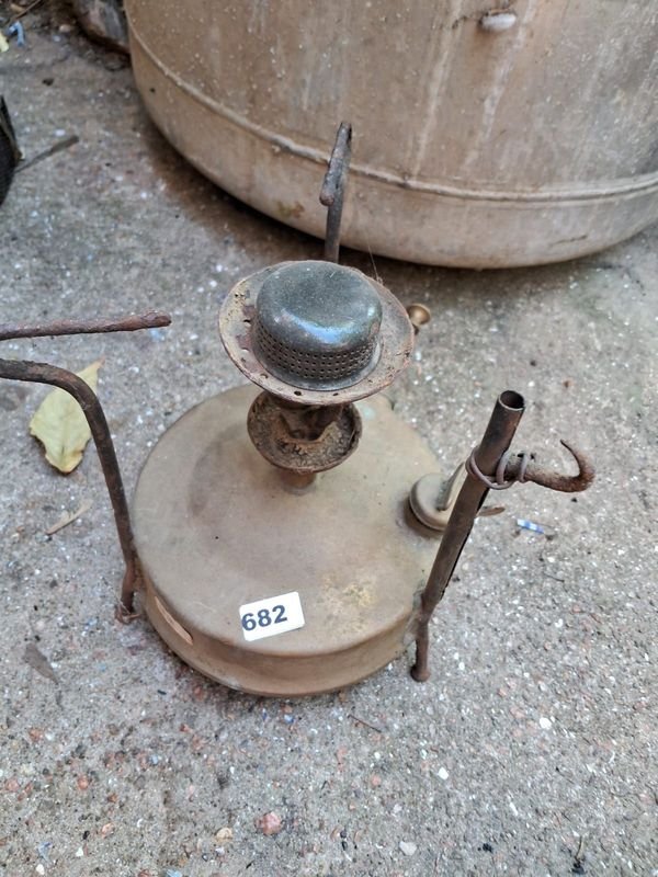 Lote siguiente: Estufa de camping Primus a queroseno vintage