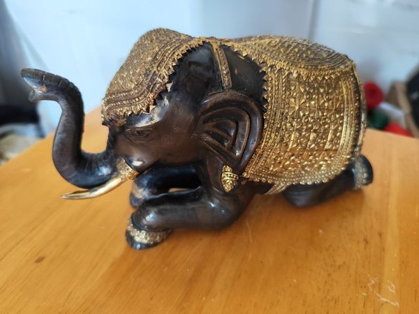 ESTATUILLA COLECCIONABLE ELEFANTE SENTADO INDU O TAILANDES - imagen 1