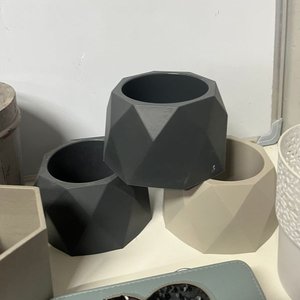 Lote Variado: 8 Macetas, 2 Ralladores, 4 Bandejas, 2 Perchas y 5 Carteras - imagen 5