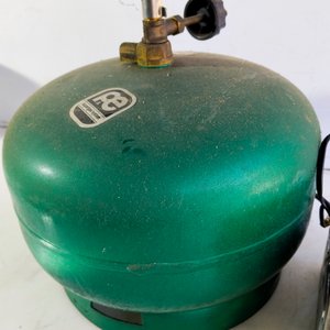Garrafa Supergas Verde con Farol, 2 Autorradios Antiguas y Plásticos de Vehículo - imagen 7