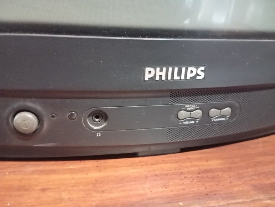Tv Philips funcionando, electrodoméstico de alta calidad - imagen 4