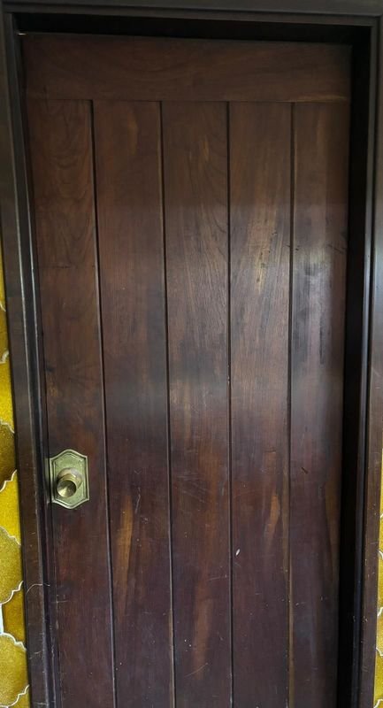IMPORTANTE- Lote de Hojas de Puerta Interiores en Cedro y Herrajes de Bronce