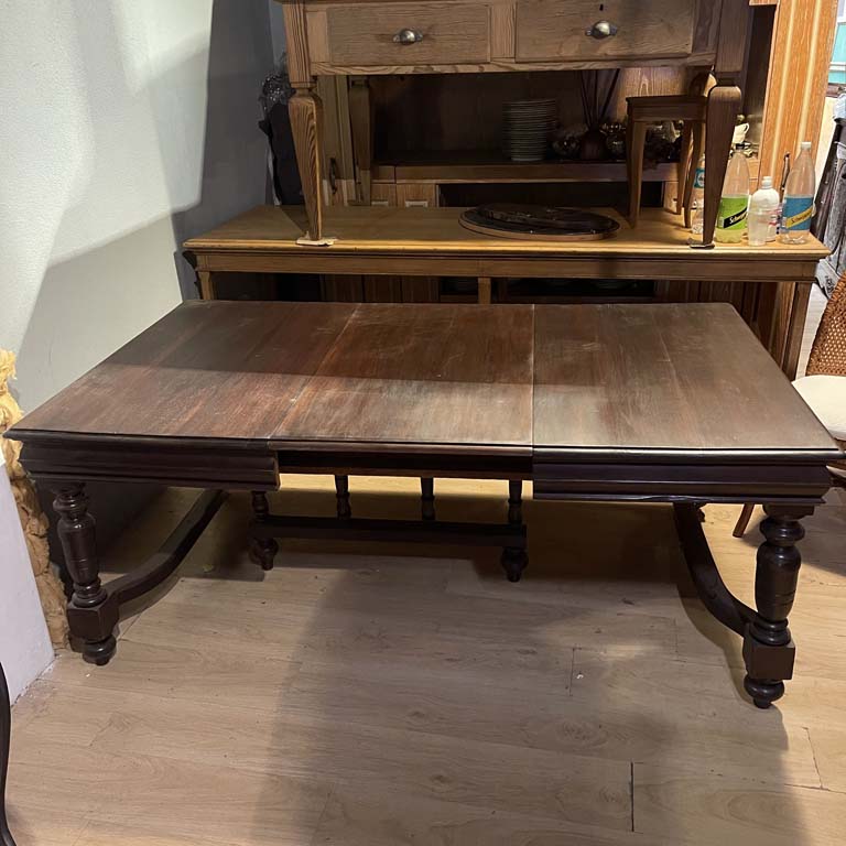 Mesa comedor colonial con tabla nogal - Medidas: 130x115x73cm