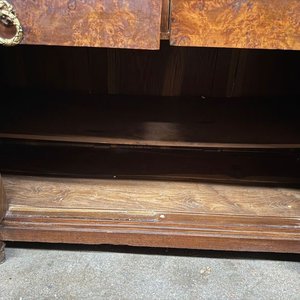 Cristalero Modular de Roble con Marqueterie y Detalles en Bronce - imagen 7