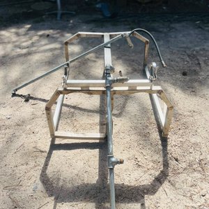 Soporte Metálico con Manómetro y Abrazadera - imagen 2