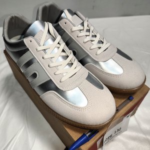 Zapatillas Deportivas Plateadas de Eco Cuero Náutico Talle 43 (42 UY) - imagen 4
