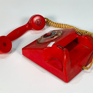 Teléfono Antiguo de Baquelita Rojo con Monograma UT.E - imagen 4