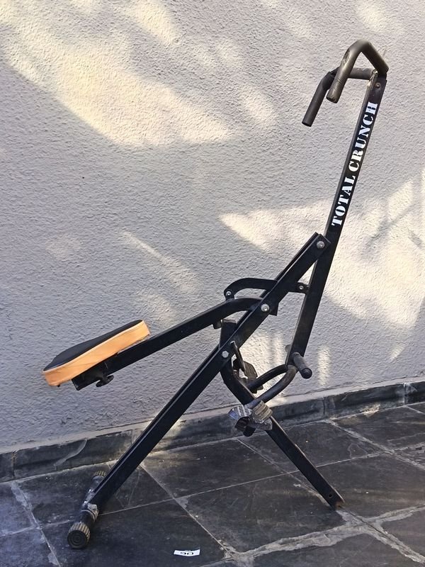 Aparato de ejercicio plegable de estructura metálica Total Crunch - En Buen Estado