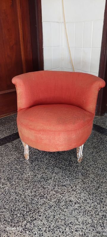 Silla tapizada rojiza de excelente calidad - imagen 5