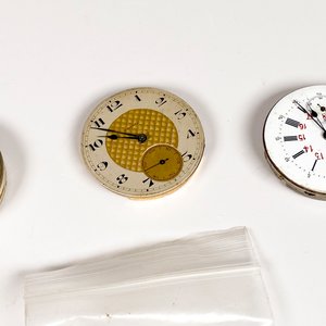 Lote de Mecanismos y Esferas de Relojes Antiguos - imagen 6
