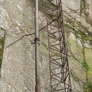 Torre de Antena Completa de Caño Metálico - imagen 3