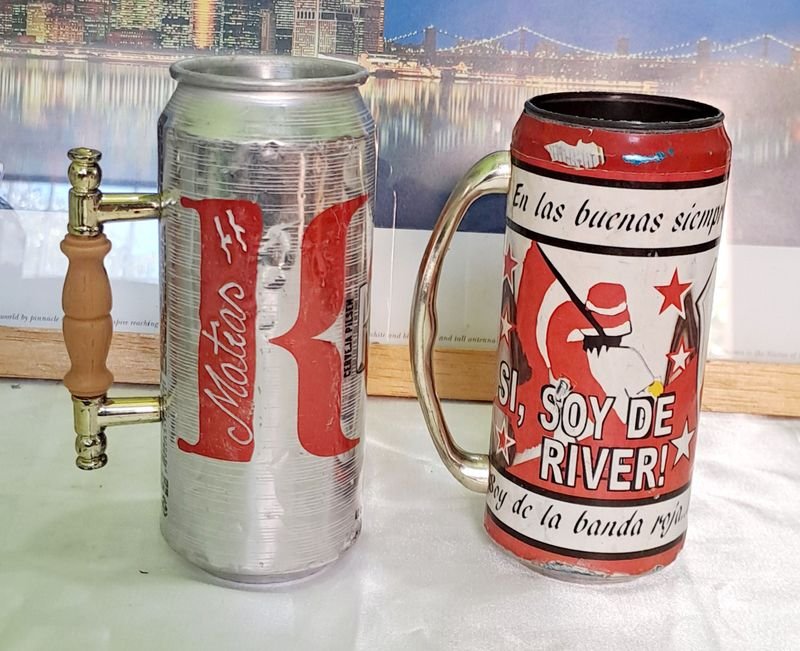 Jarras De Cerveza Con Fisonomia De Latas Ambas - imagen 2
