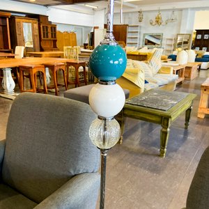Lote de Muebles y Luminaria de Remate - imagen 4