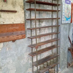 Lote siguiente: Estantería Metálica con 10 Estantes de Madera - Alto 2m