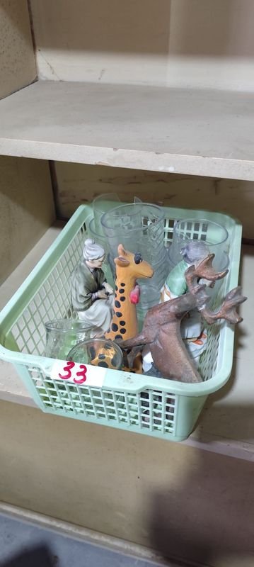 Lote de Adornos y Vasos Varios
