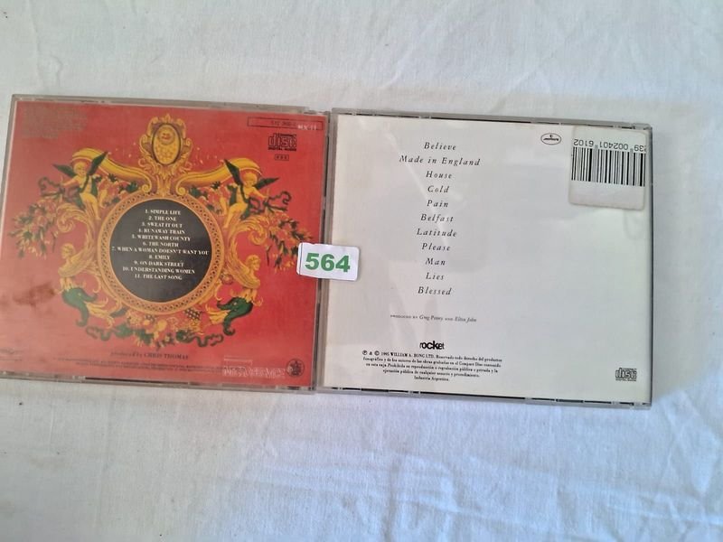 Lote de 2 CDs de Elton John: "The One" y "Made in England"