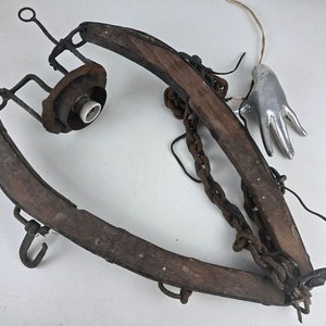 Lote siguiente: Lámpara Rústica Artesanal con Yugo y Cadena