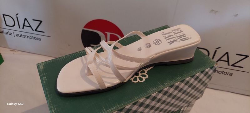 Calzado de mujer en venta - imagen 2