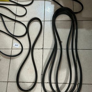 Lote siguiente: Correas de Transmisión Varias