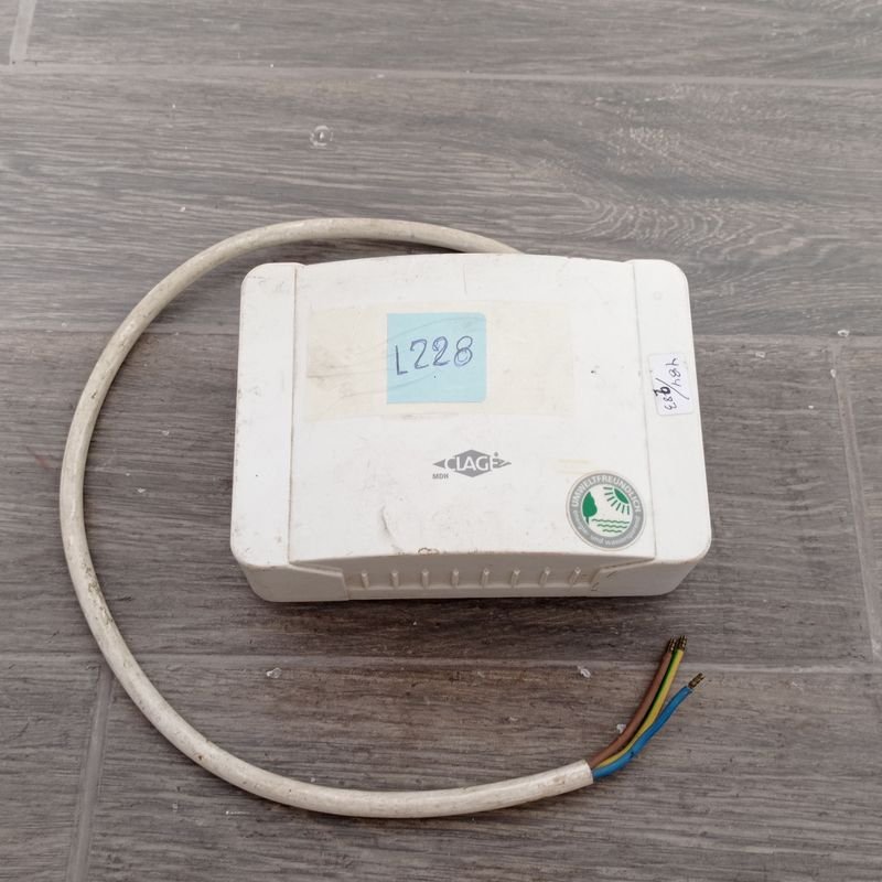 Lote siguiente: Calentador instantáneo marca CLAGE para venta