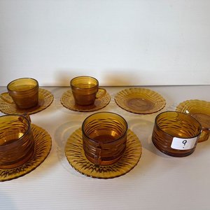 Lote anterior: Juego de Vasos y Platillos de Vidrio Color Caramelo