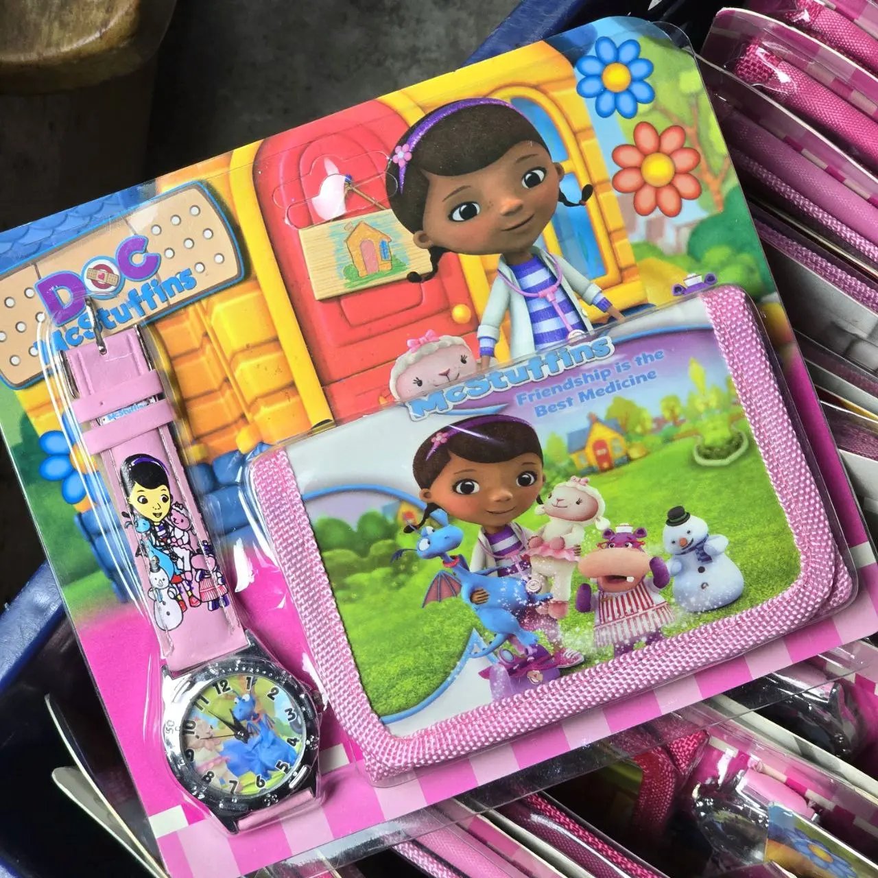 Item lote-26-caja-con-96-sets-de-billetera-y-reloj-infantil - Image 0
