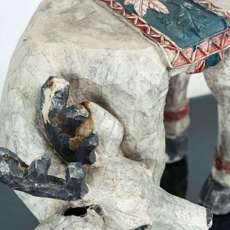Figurita cerámica navideña con detalle en la oreja - imagen 2