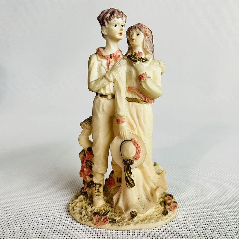 Dos figurines de personajes en pasta pintadas a mano - imagen 2