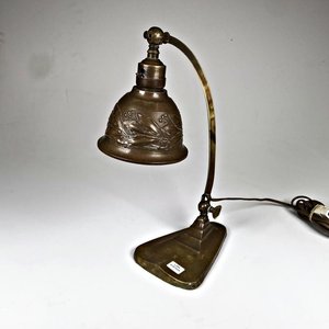 Lote anterior: Lámpara de Bronce Estilo Art Nouveau con Pantalla Decorada