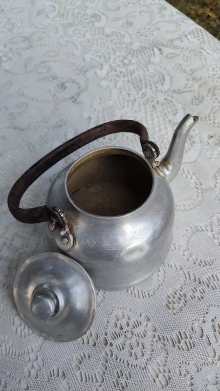 Calderita Chica: Tetera Antigua y Conjunto de Té - imagen 2