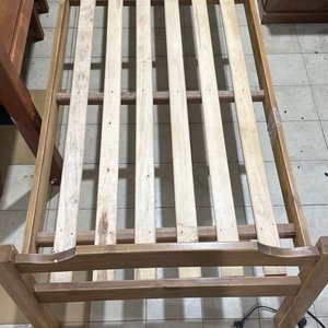 Lote anterior: Cama de Una Plaza Estilo Clásico