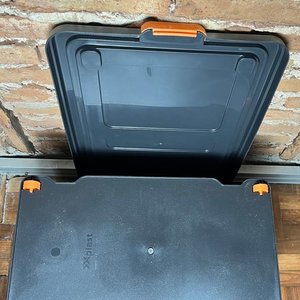 Caja Organizadora Plástica Negra con Tapa y Ruedas - 60 Lts - imagen 4